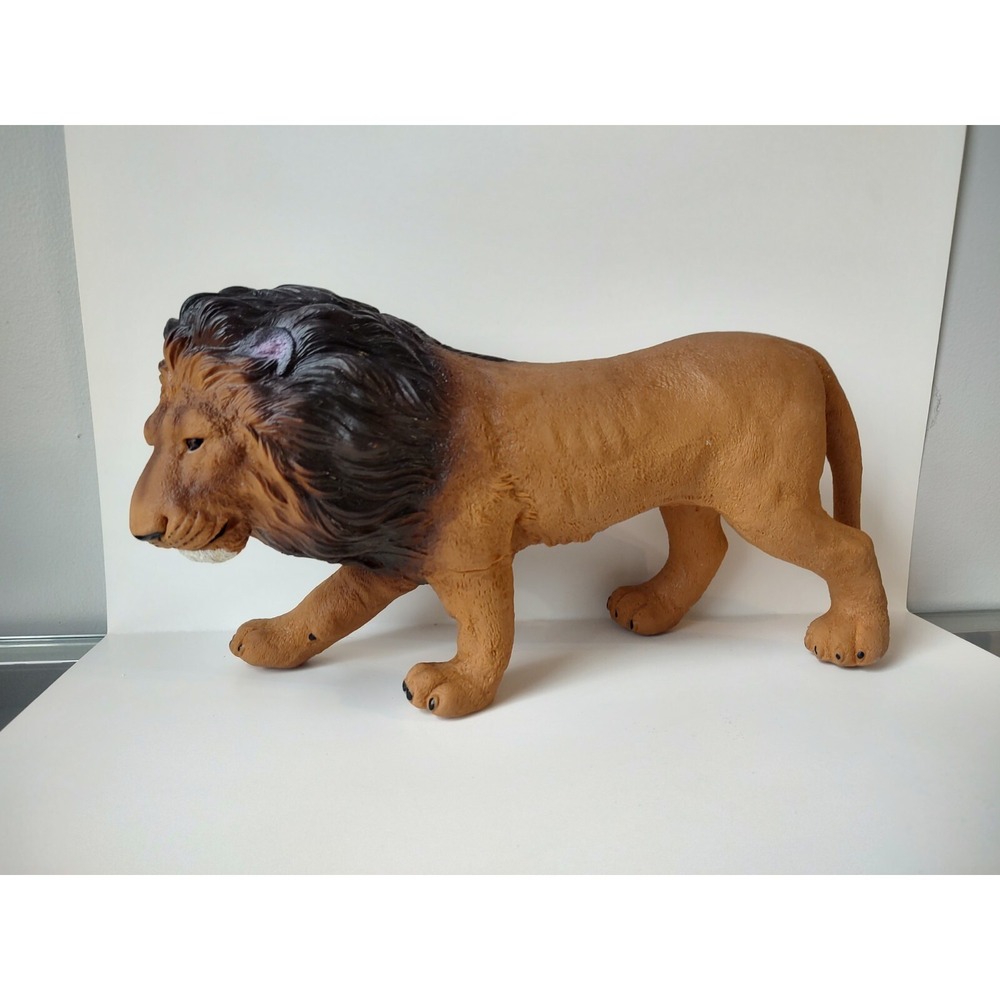Carlisle‎ Huge rubber toy lion
